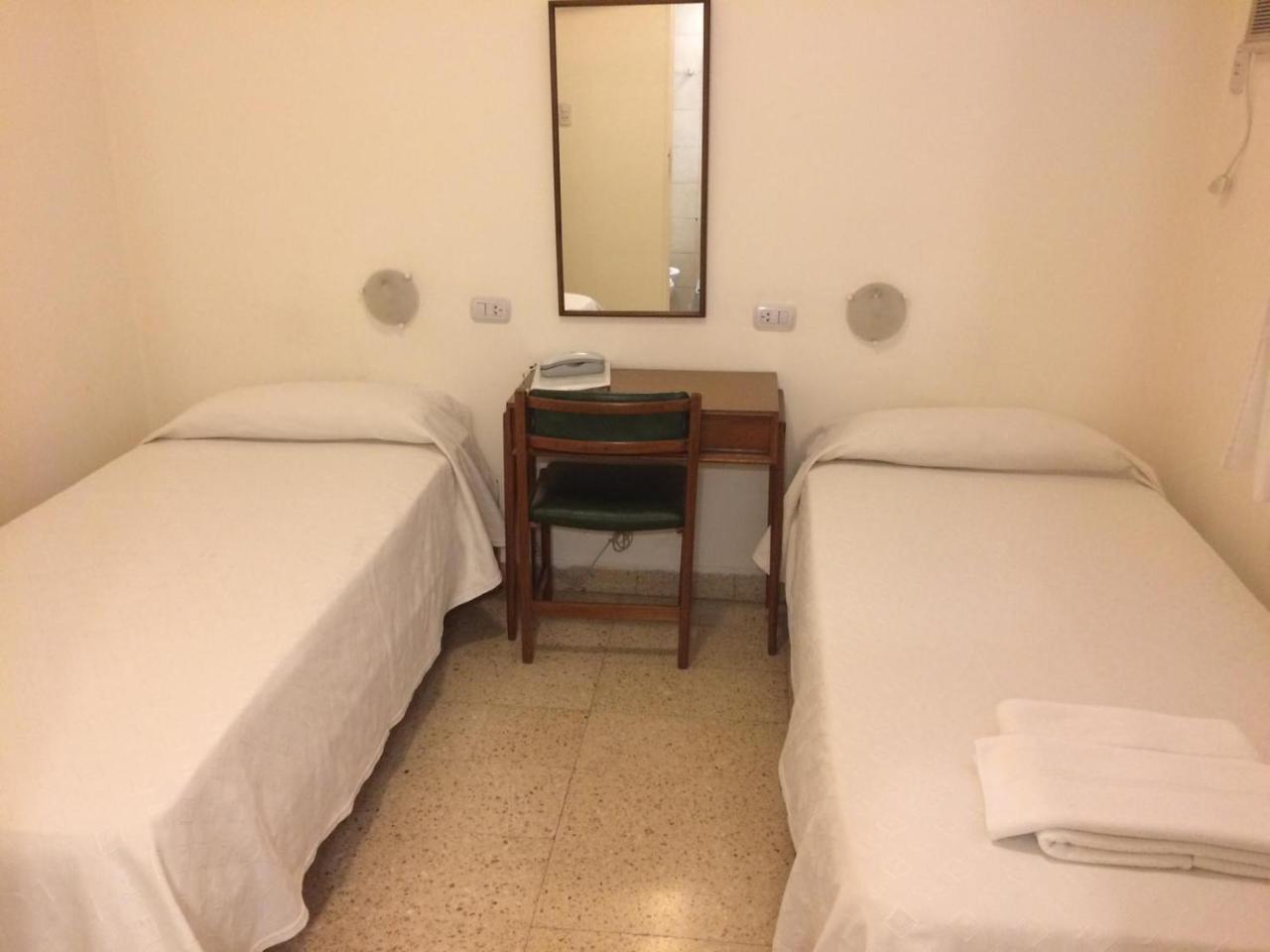 Hotel Pico General Pico Buitenkant foto