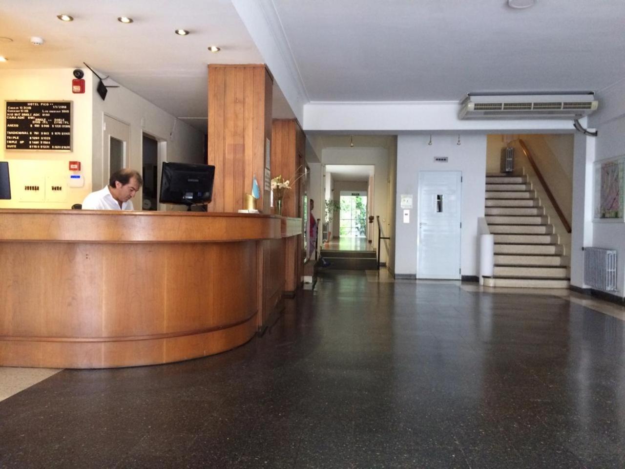 Hotel Pico General Pico Buitenkant foto